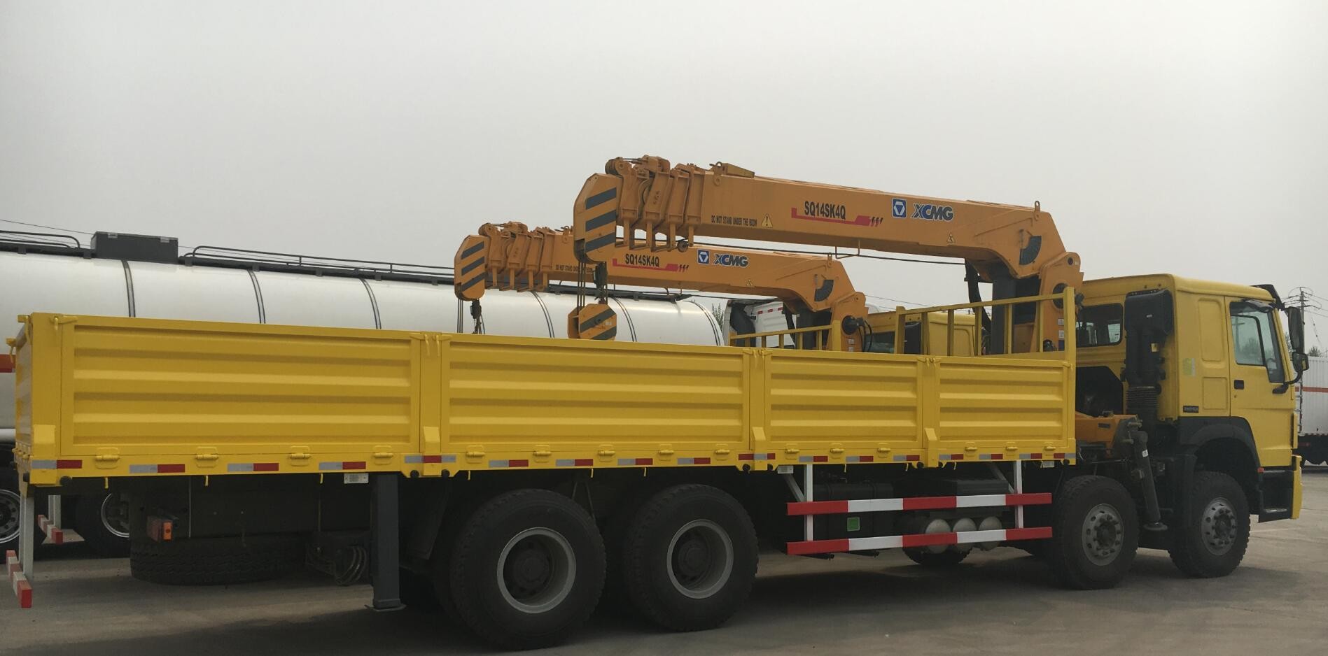SQ10SK3Q 25TM Telescoping Boom Crane , Dump Truck With Crane Low Power