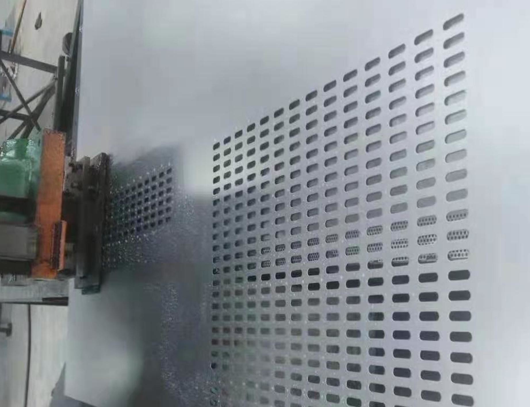 0.2mm 20mm Perforated Mesh Screen 0.5mm 200mm Punching Mesh Width 1.5m Length 5m