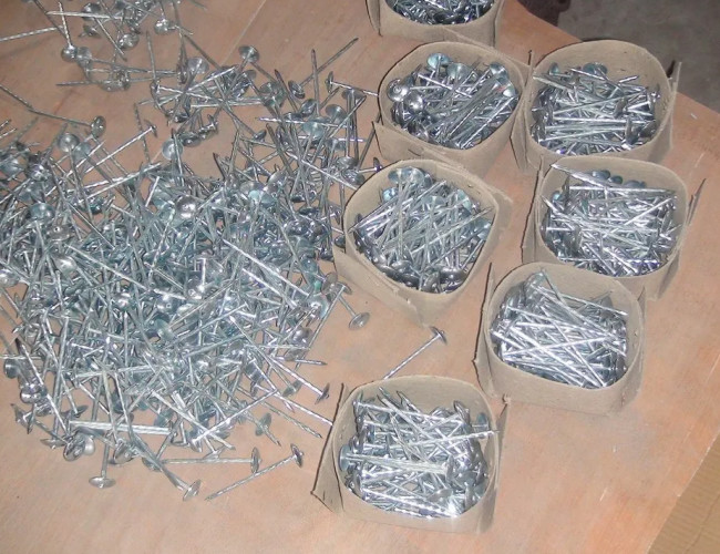 Metal Electro Galvanized Nails 1.25" Roofing Nails For Building And Resident