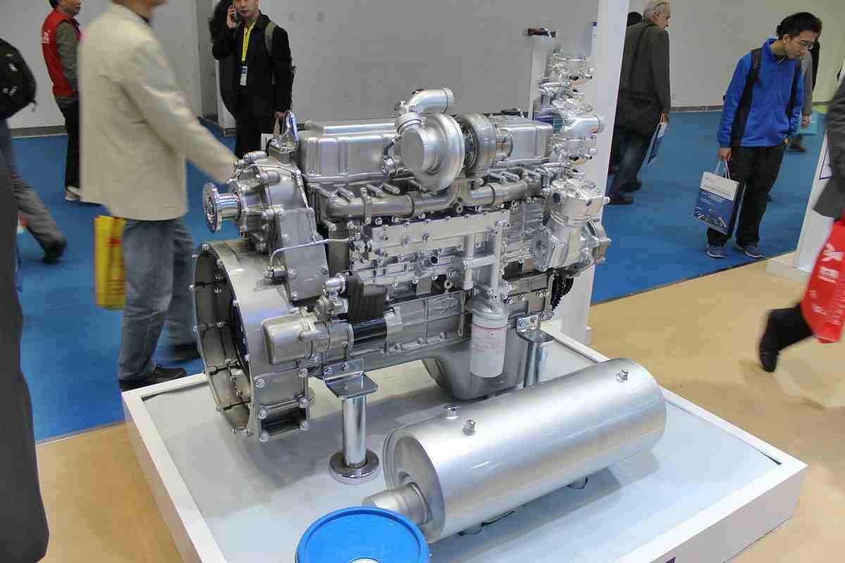 Reliable Bus Spare Parts Yutong Bus ZK6115H Yuchai Engine YC6A270-40 High Precision