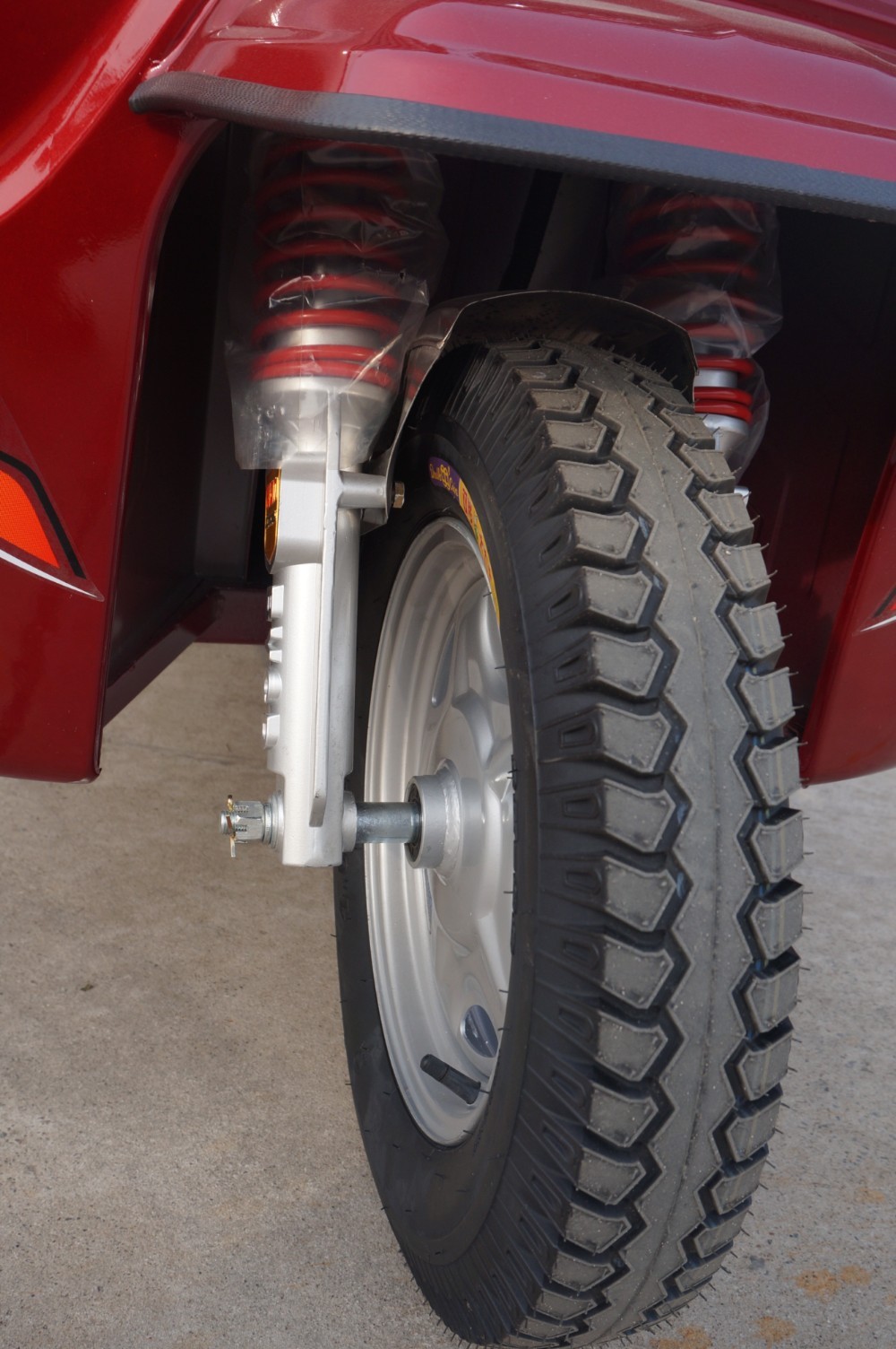 Three Wheel Motorcycle Scooter 3100mm*1000mm Cabin Tricycle