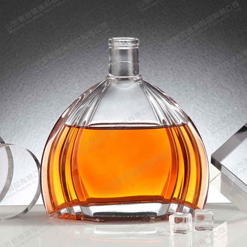 Whiskey XO Empty Liquor Spirit Bottle with 750ml 500ml Capacity and Glass Lid Sealing Type