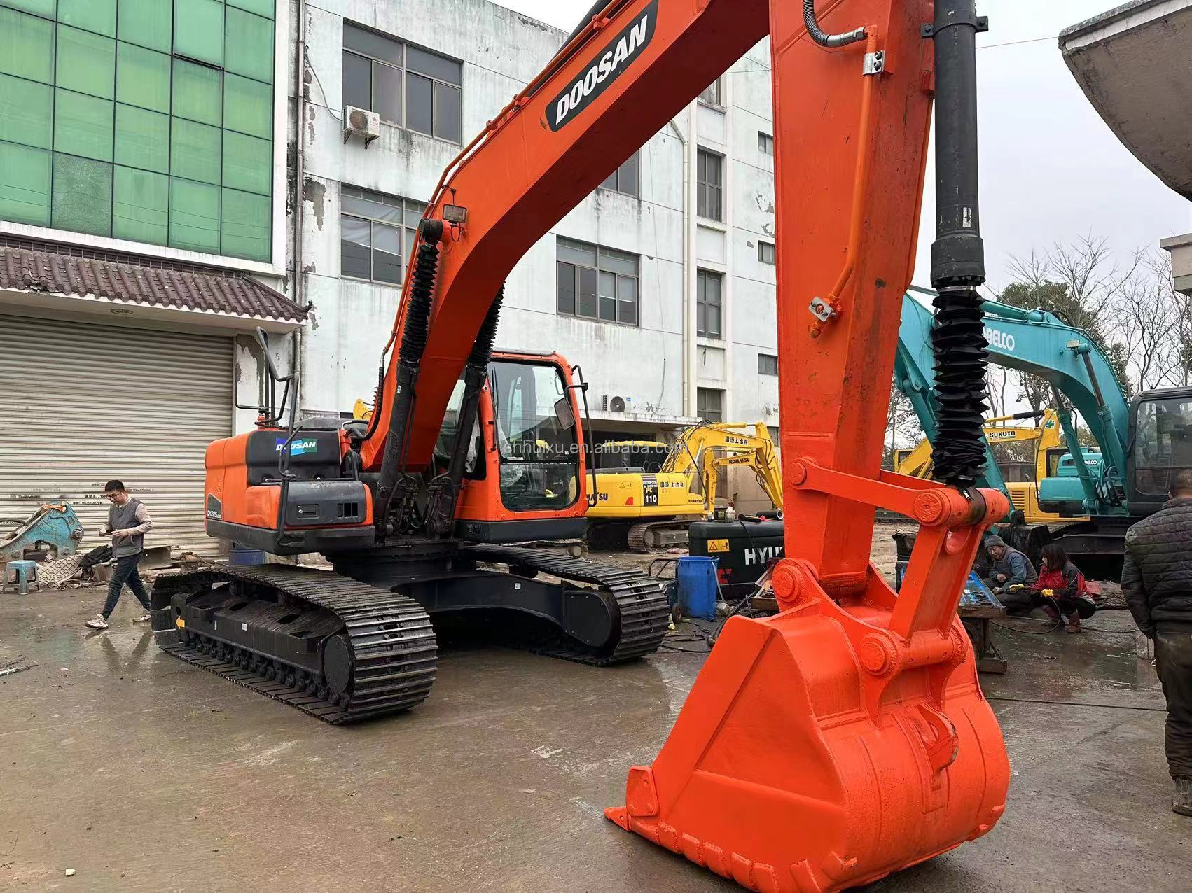 Medium 20 Ton Bagger Used DOOSAN DX225LC Second Hand Diggers