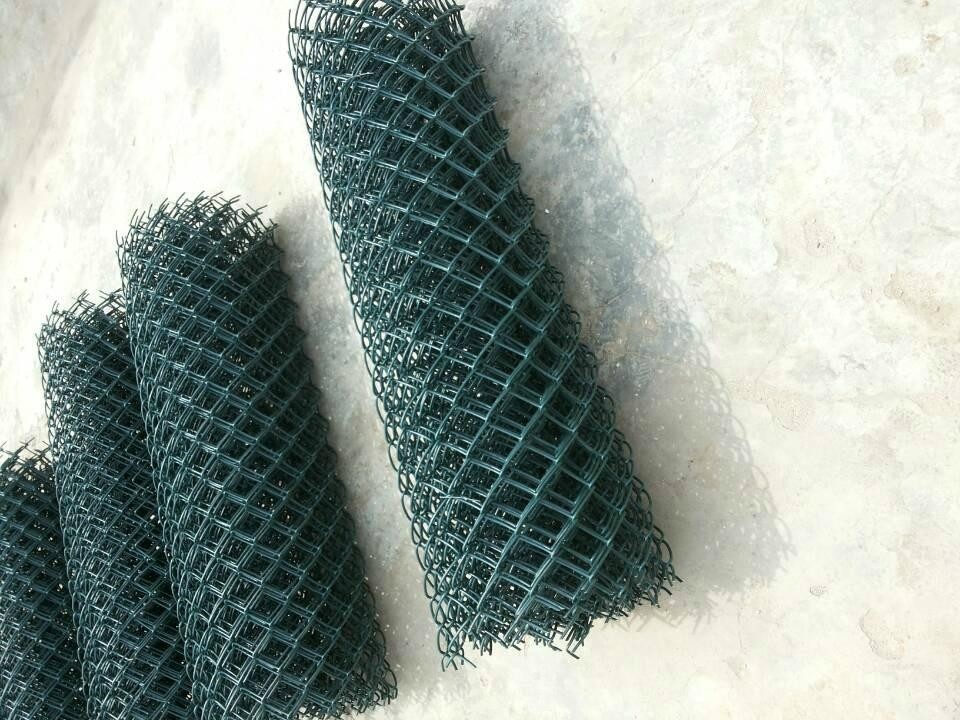 65x65 mm plastic pvc coated chain link wire mesh fence