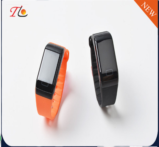 Smart Watch Silicone Watch Weather Forecast Sleep IP67 Level Waterproof SMS Photos, Calories, Step Counting