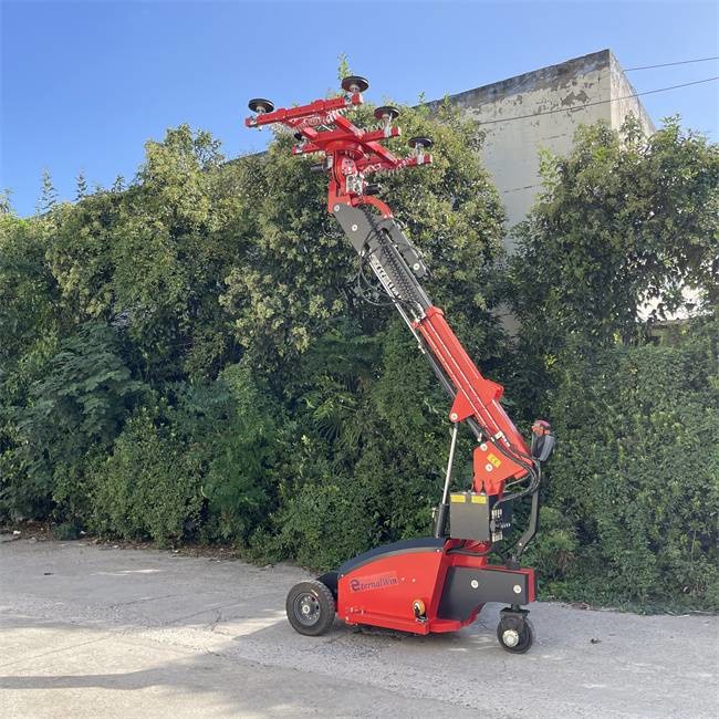 Mobile Hydraulic Vacuum Pump Glass / Sheet Lifter Robot 500kg 3.5m Height