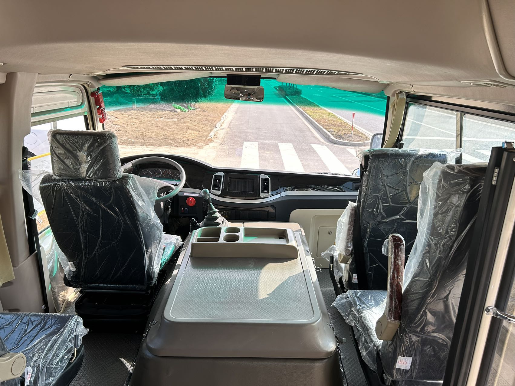 China Minibus 30 Seats Cummins Engine Diesel A/C New LHD Euro 2 Emission Use In Ghana