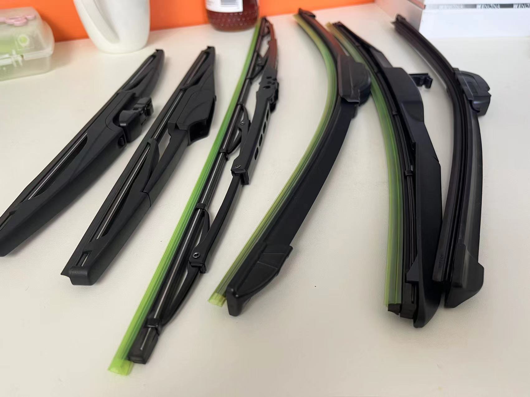 Anti-Aging Tested Multifunctional Frameless Rain Car Wiper Blade for All Vehicles