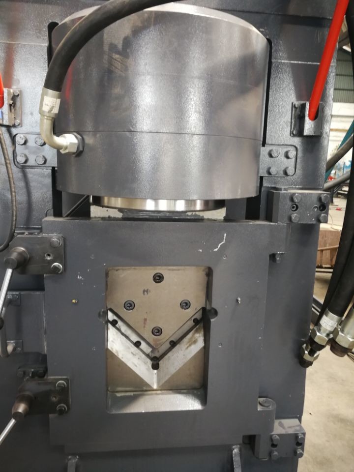 Low Noise High Efficiency CNC Angle Punching Machine Line Stable Workpiece Precision