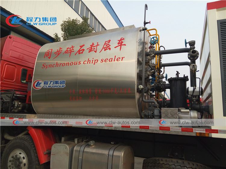 Howo 8X4 371HP 8000 Liters Asphalt Tank 12CBM Gravel Bucket