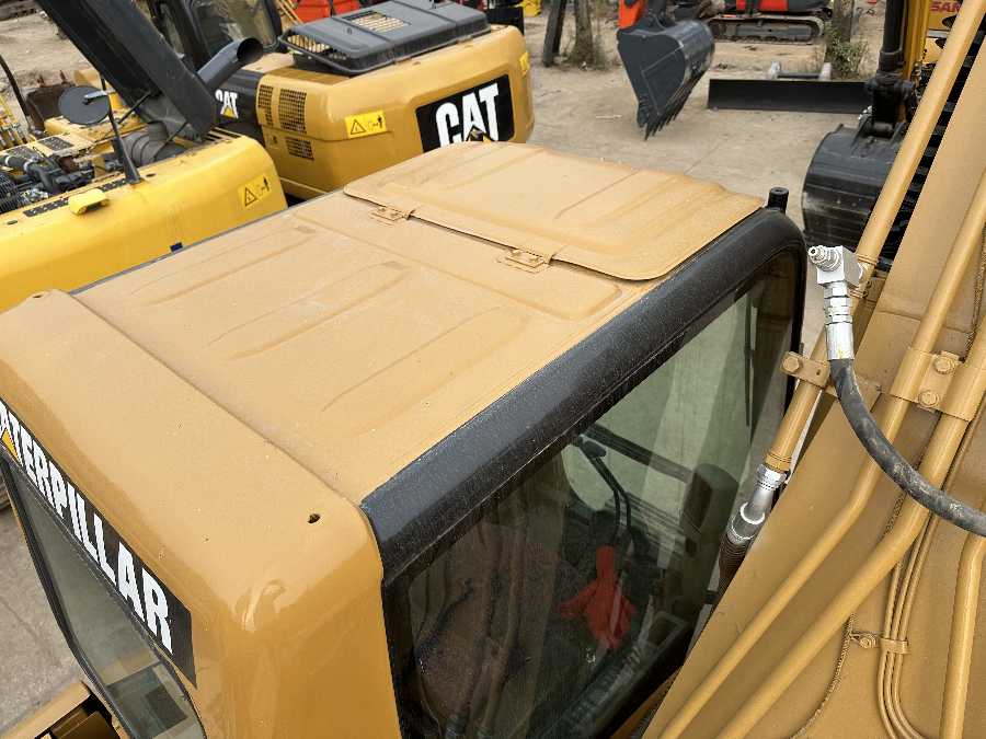 Cat 320C Excavator Cab