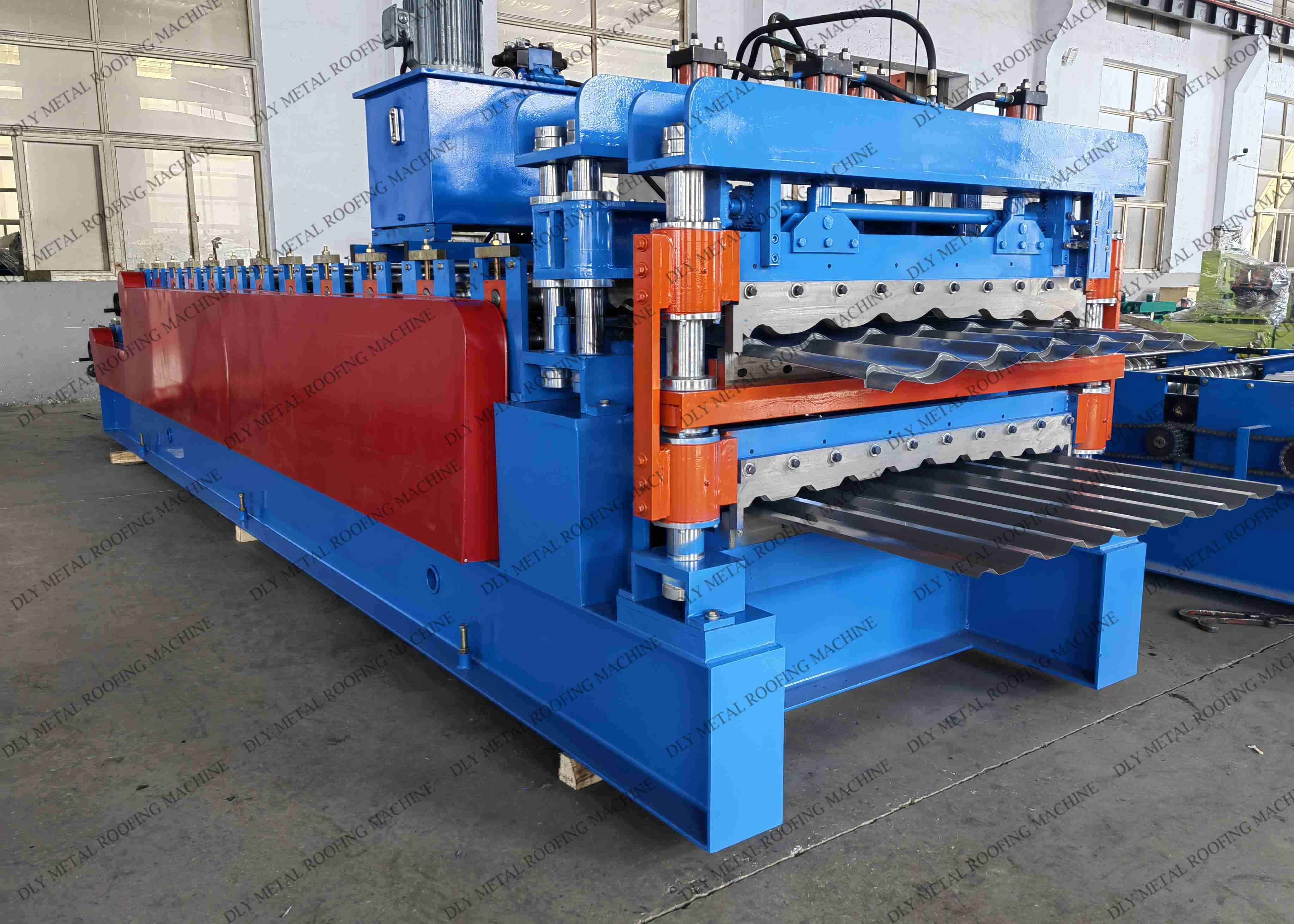Glazed Automatic Touch Screen Roof Tile Roll Forming Machine 50hz Cr12