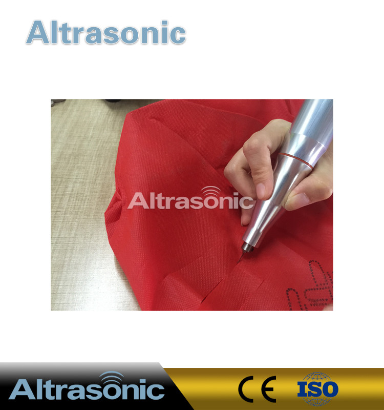Blade Replaceable Ultrasonic Cutting Equipment 40KHZ With Analog Generator For Loom