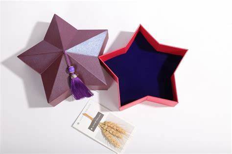 Dustproof Foldable Magnetic Gift Box , Antiwear Cardboard Box With Magnetic Closure