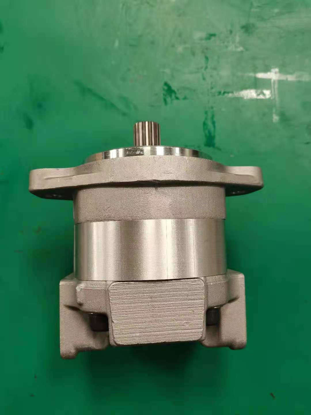 705-22-29000 SAR28 13T Motor Assy Komatsu Parts Bulldozers D455A 5.75kgs