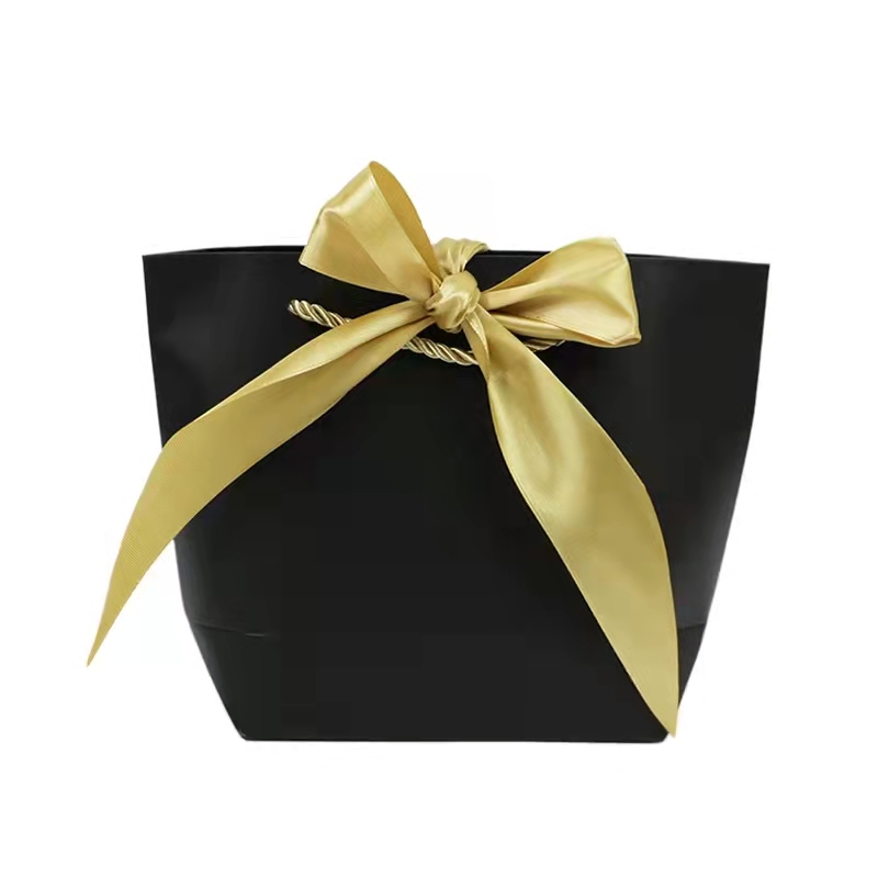 Personalized Luxury Custom Crafts Handmade Pink Coated Art Paper Cosmetics Clothes Jewelry Gift Bag Small
