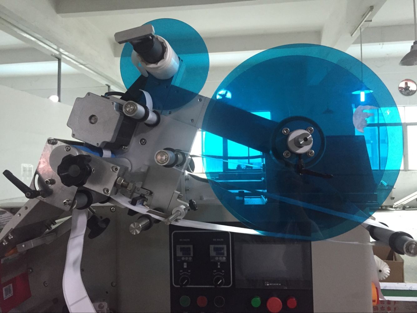 Taichuan factory price bottle/box sealing labeling machine in business