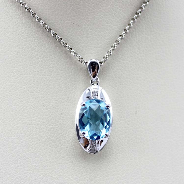925 Silver 8mmx10mm Oval Blue Topaz Cubic Zirconia Pendant Jewelry ( P25)