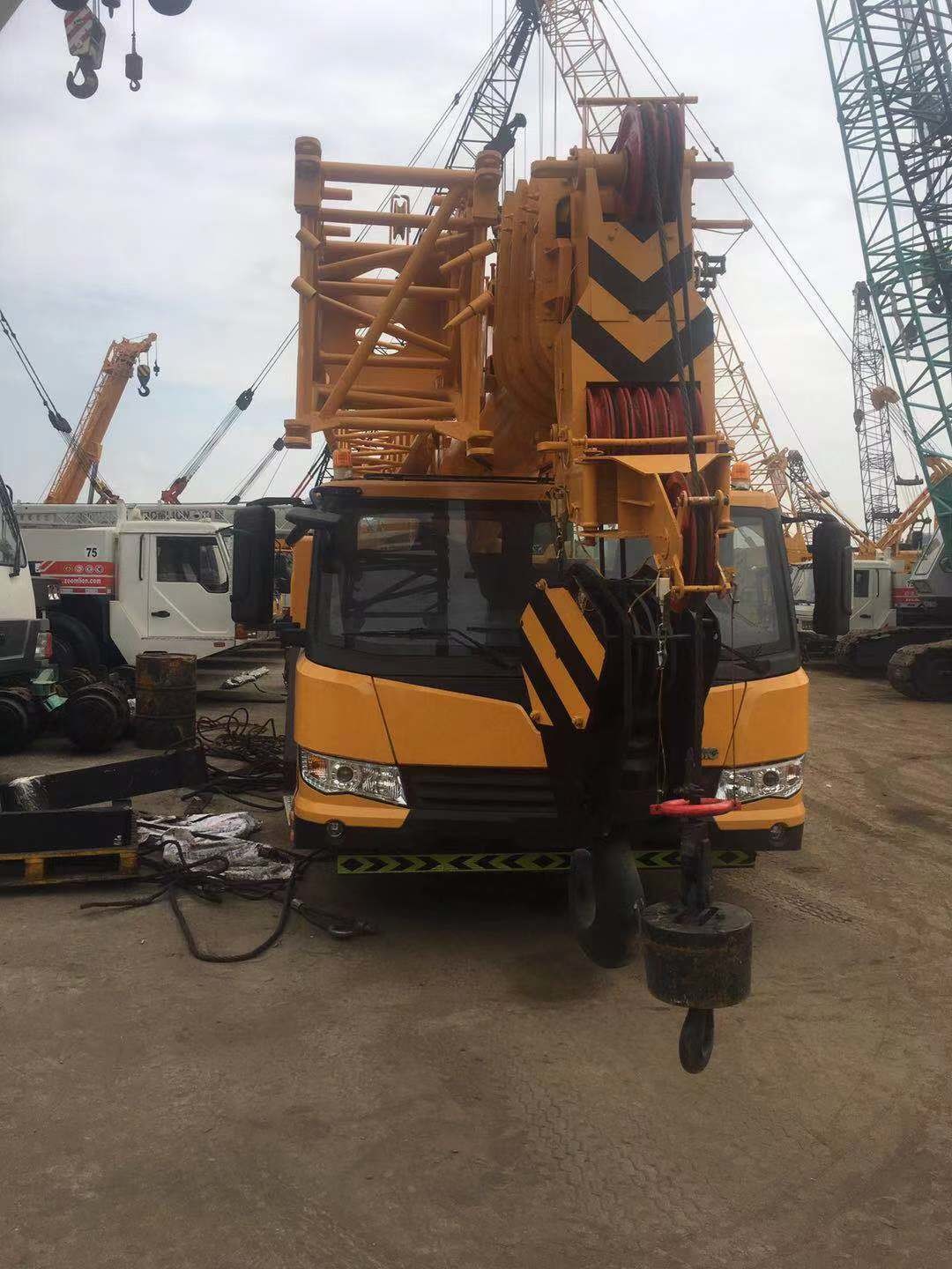 used truck mounted crane Truck Crane With 5-arm Boom Style and 36m Jib Length 35 ton truck crane used crane truck