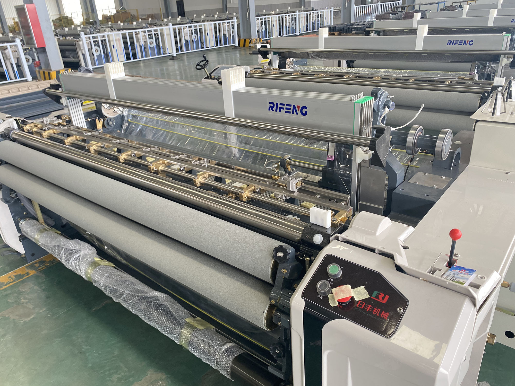 Single Nozzle Air Jet Looms 3.8kw High Speed Shuttleless Weaving Machine