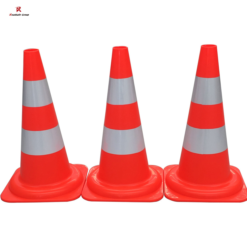 2.3kg 70cm PVC Traffic Cones 28 Safety Cones With Reflective Tape