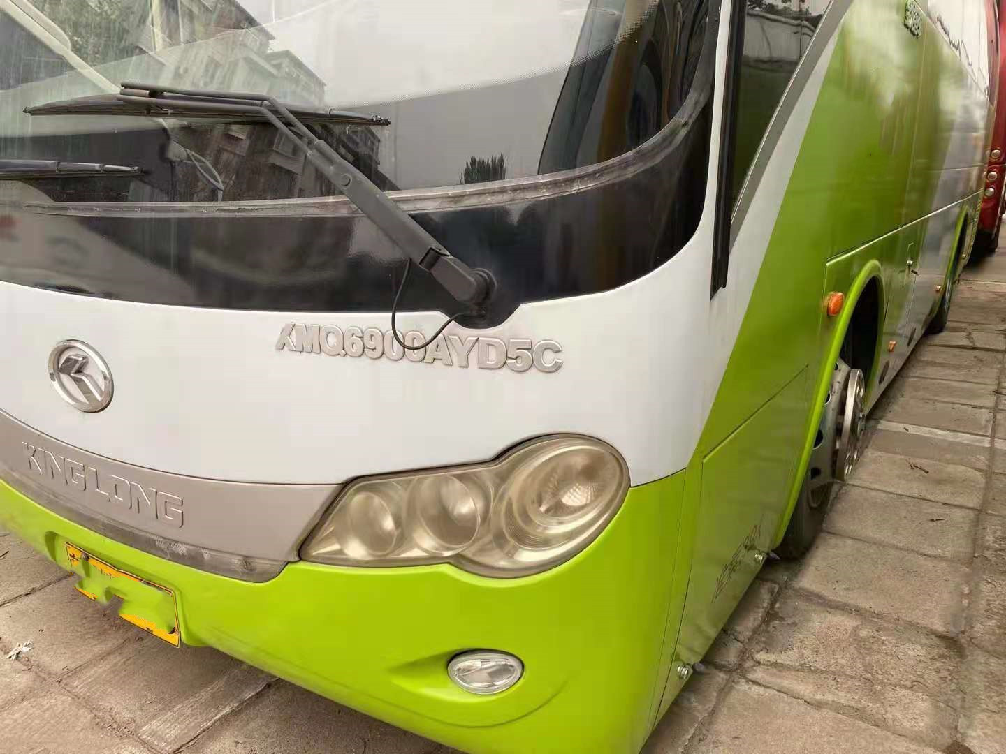 Used Kinglong Bus XMQ6900 Used Tour Bus 39 Seats Yuchai Engine 180kw Euro III Steel Chassis Left Steering