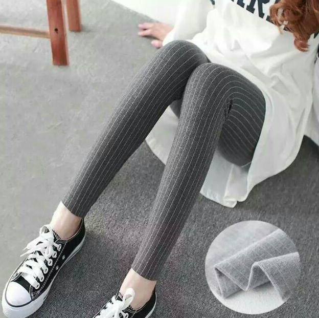 Density customized Woven Black And White Yarn Double Stripes Fabric For Suits Outfits