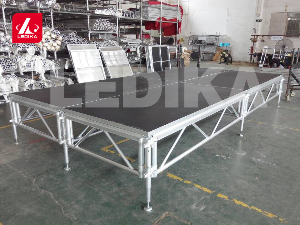 With Stair Disassembly Aluminum Stage Platform Performance Plywood 750kg / M2