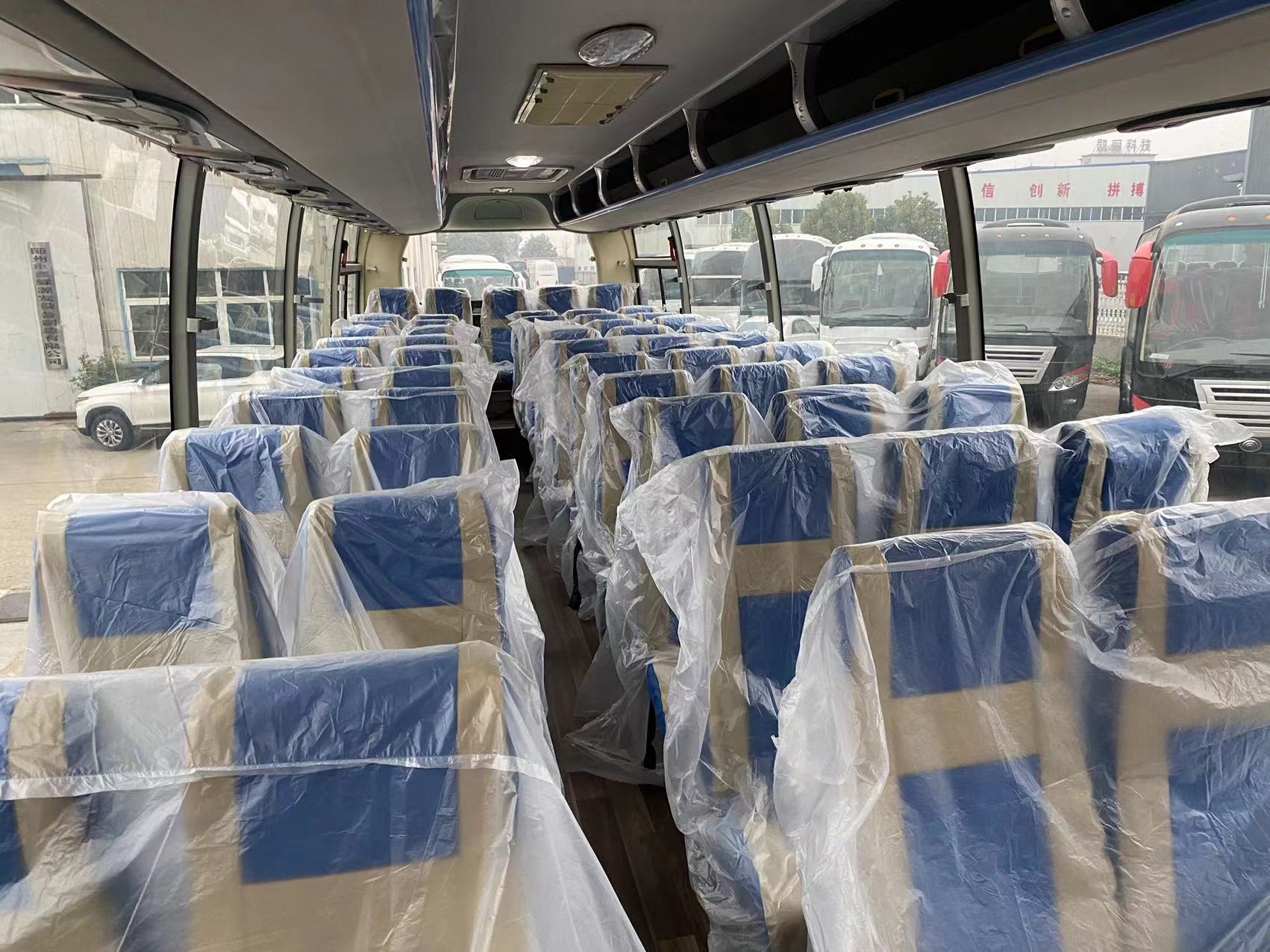 57 Seats Refurbished Luxury Bus Coach Passenger Bus with Standards and Features