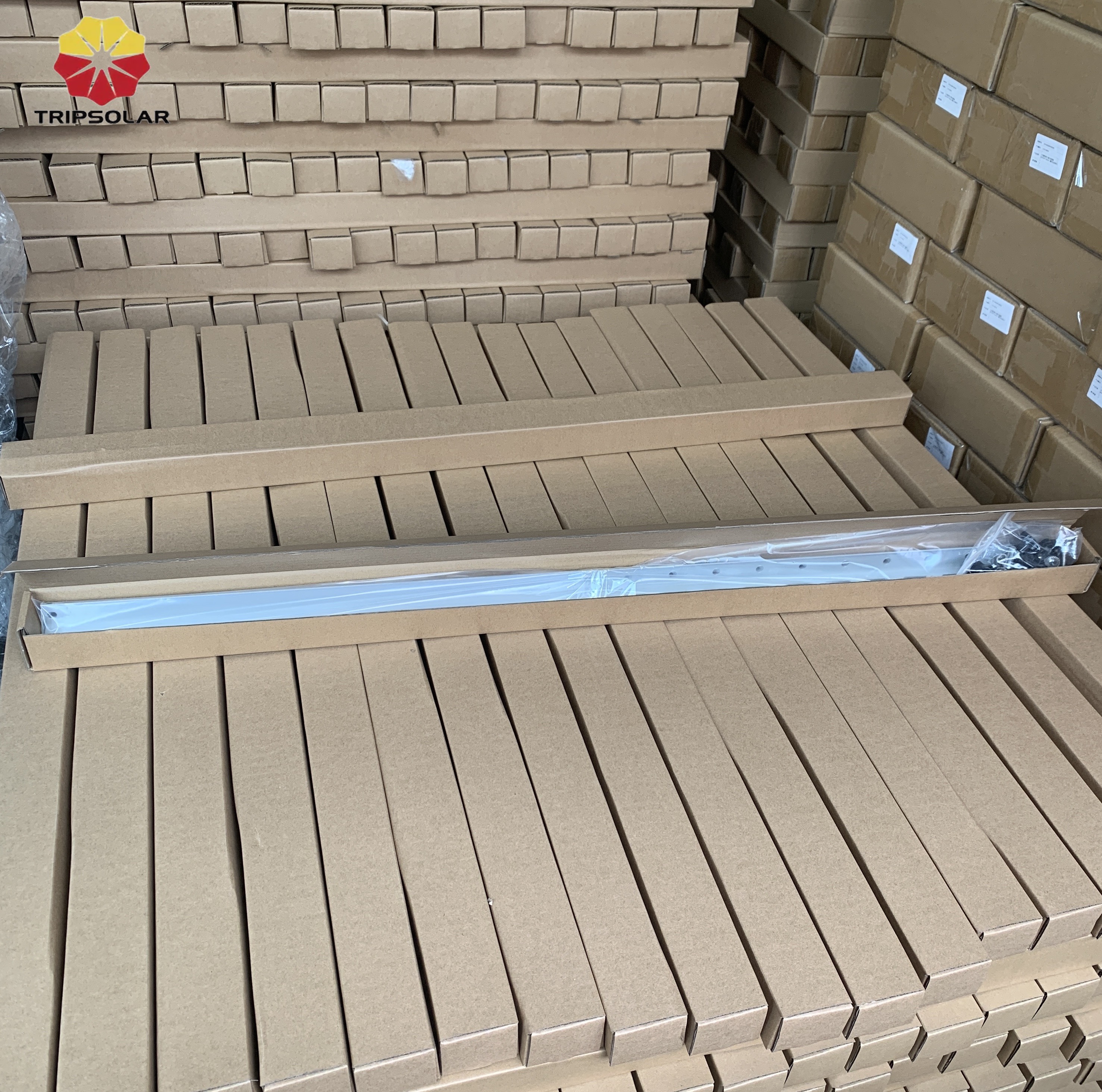 Adjustable Solar Triangular Bracket for Aluminum and Galvanized Steel Module Mounting