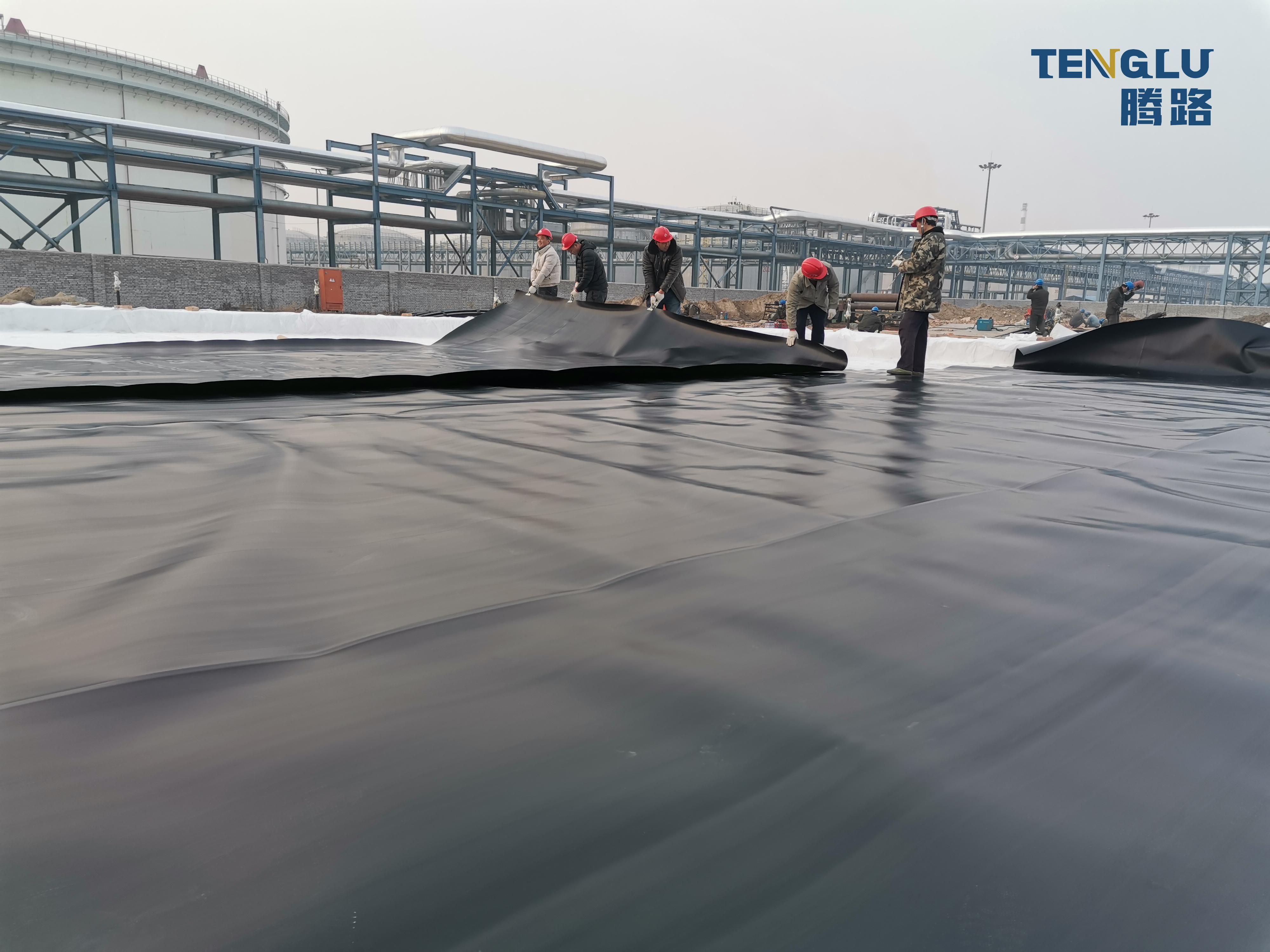 GB/ASTM GRI-GM13 Standard HDPE Geomembrane Welding Machine for Anti-Moisture Seepage