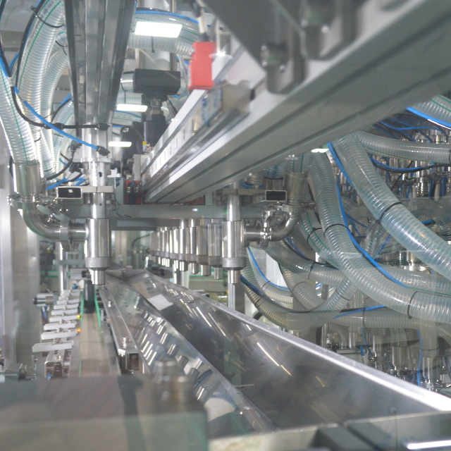 High Production Speed 3L Plastic Bottle Shampoo Bottling Line with 20 Filling Nozzles