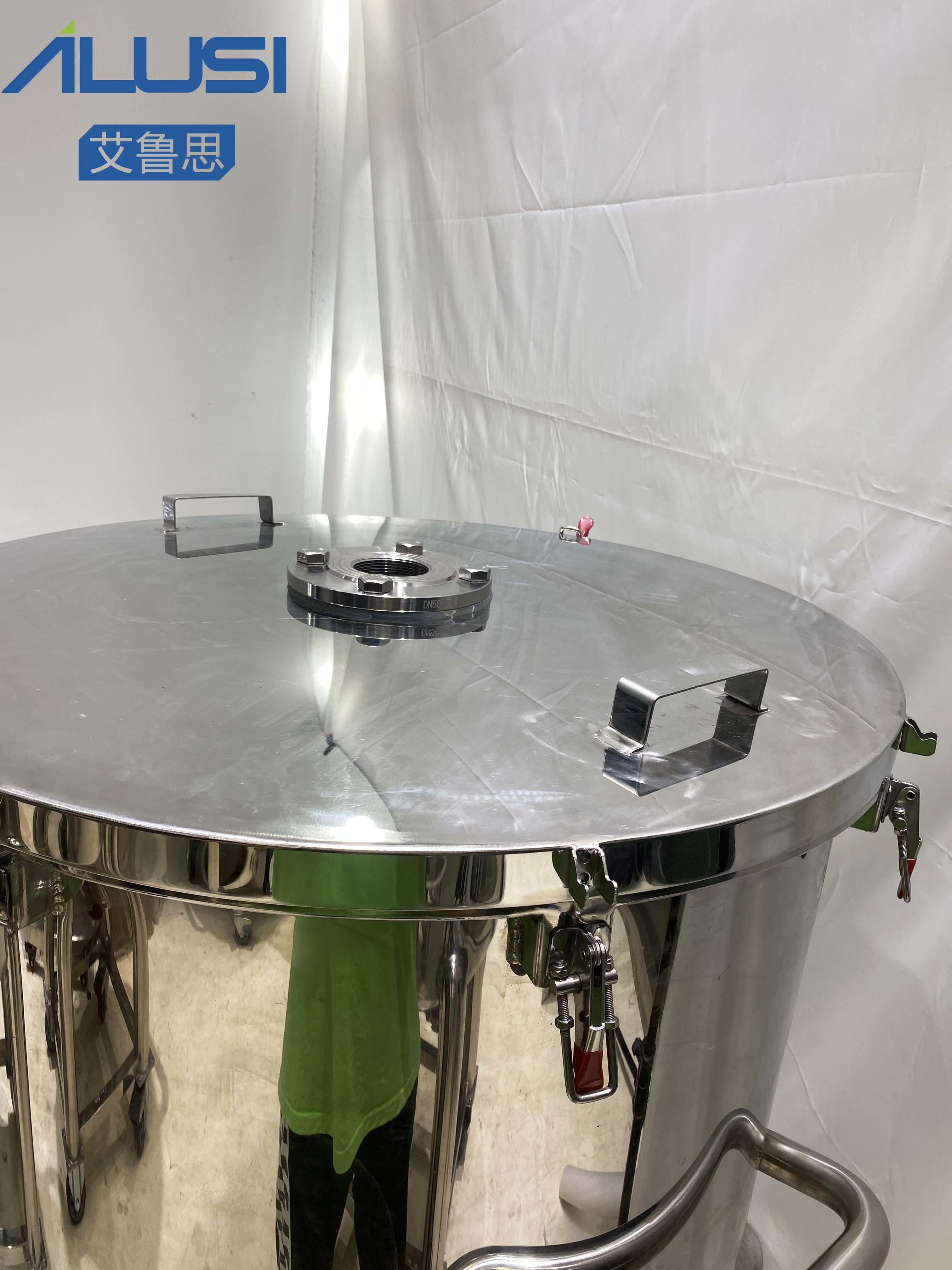 SUS304 316L Food Grade Stainless Steel Storage Tank Sanitary With 4 Wheels