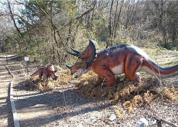 Artificial Life Size Dinosaur Statue , Handmade Outdoor Dinosaur Statues