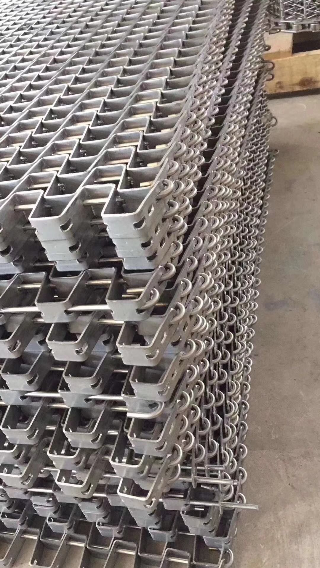 Glavanized Iron Flat Wire Mesh Belt Smooth Surface For Product Sorting System