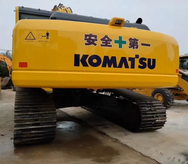 Secondhand Komatsu Excavator 2840mm Track Yellow Second Hand Excavator PC200-8