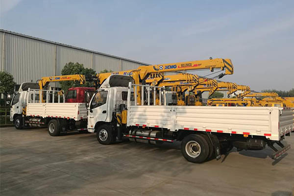 Crane Boom Truck