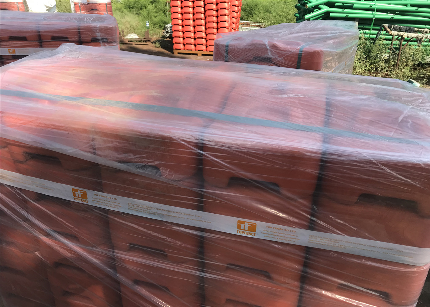 Water Filled TYPE base 600 x 220 x 150mm orange color 10 Year No color fading HDPE 5502