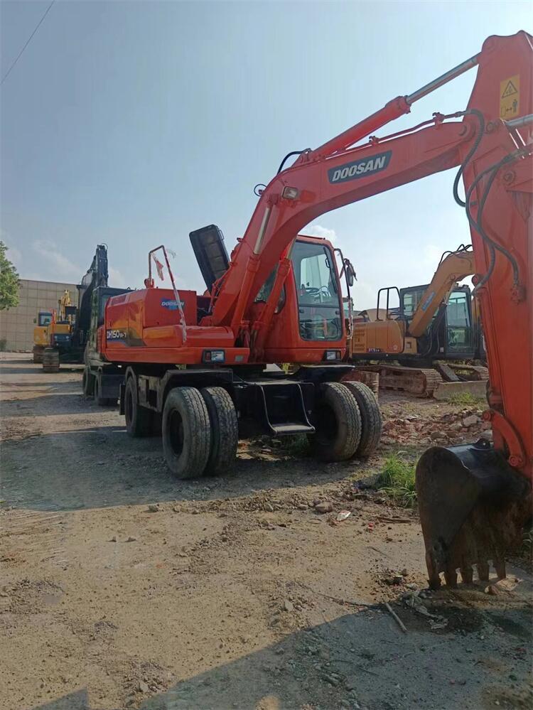 Doosan DH150-7 DH150 Excavator with Original Hydraulic Valve and 96KW Power in Korea