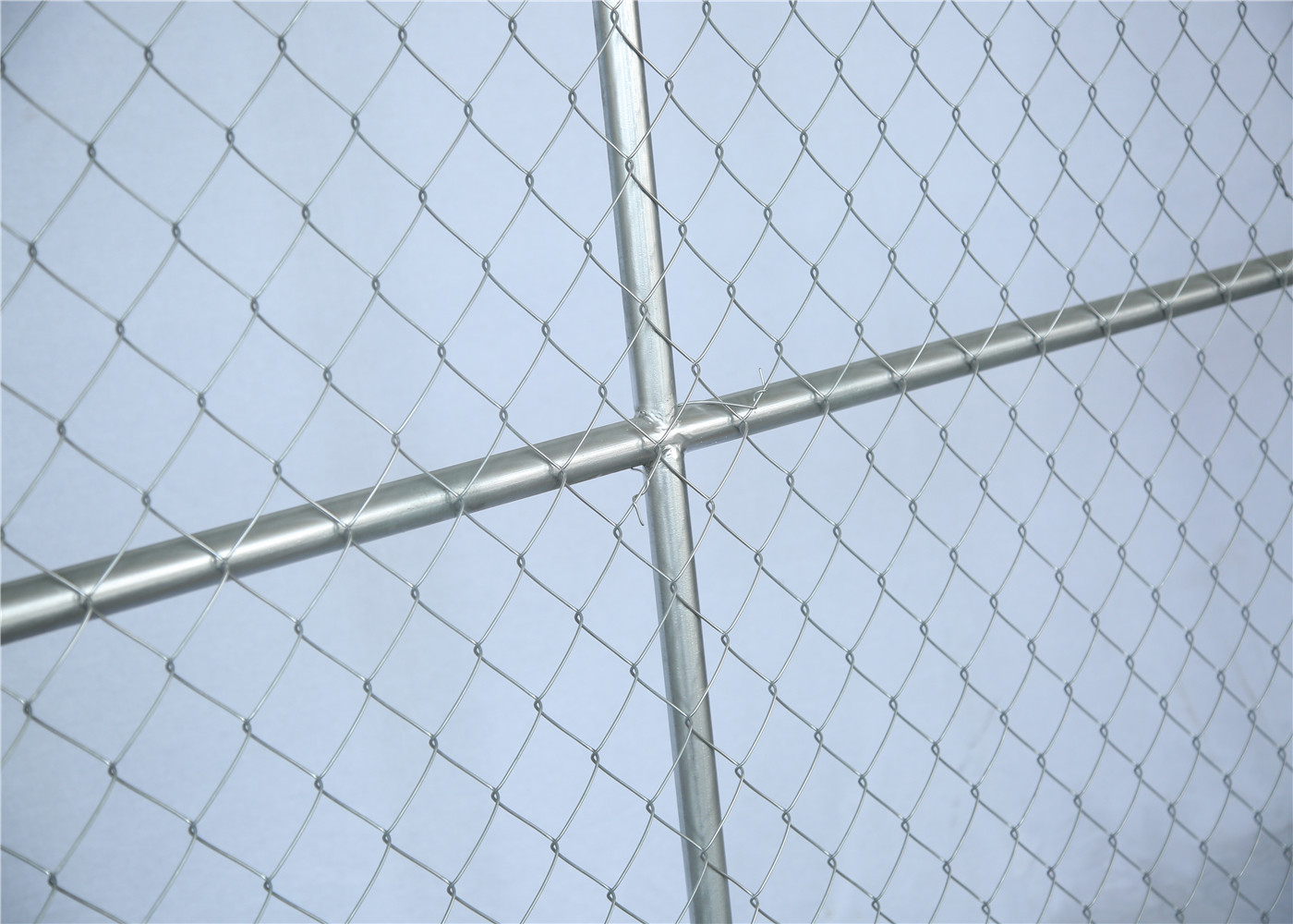 Cross Brace Chain link Construction Fencing Panels OD 41.20mm Wall thick 1.5mm 6'x12' Mesh 57mm x 57mm Diameter 2.2mm