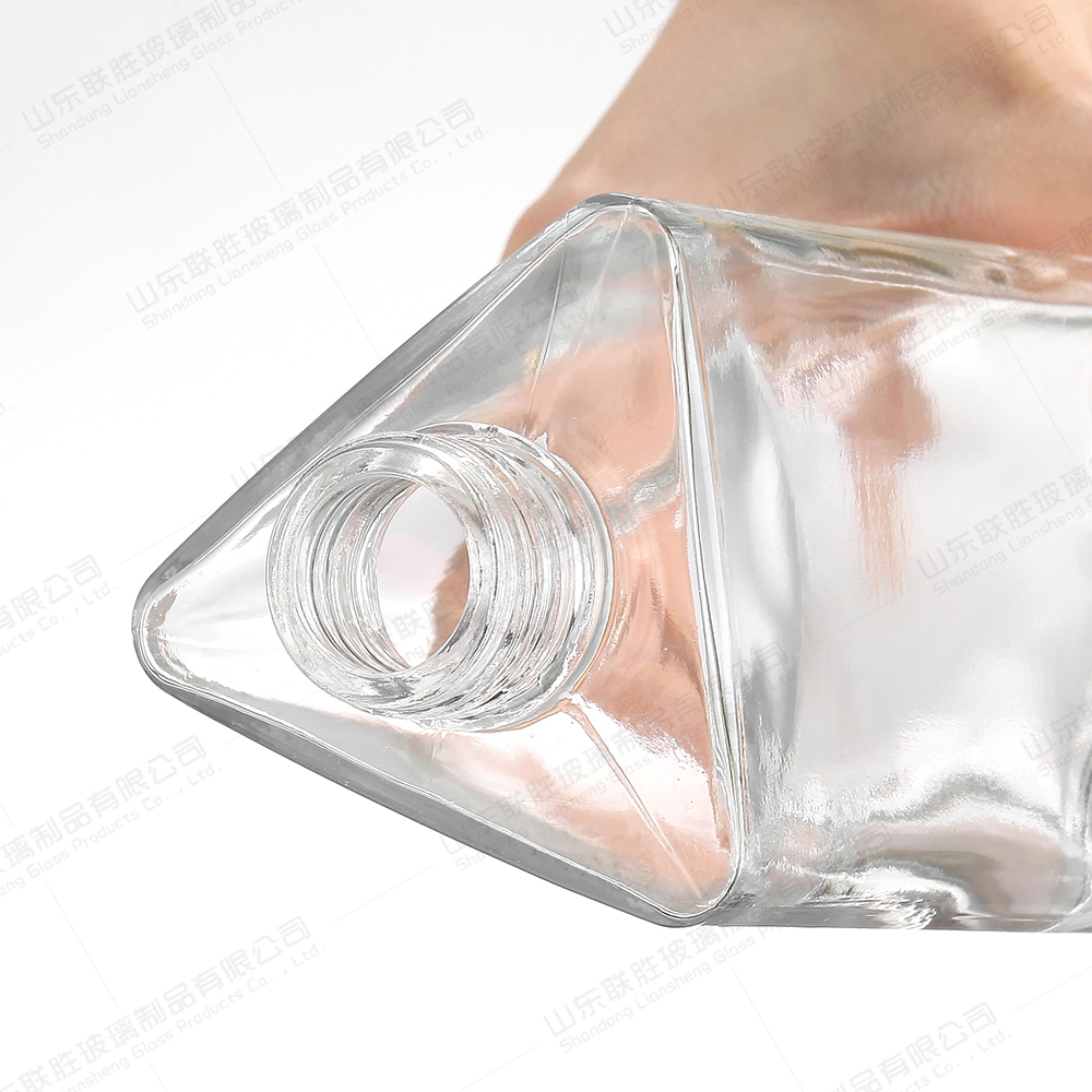 Rubber Stopper Sealed Triangular Prism 50ml 100ml 500ml Brandy Whiskey Glass Bottles
