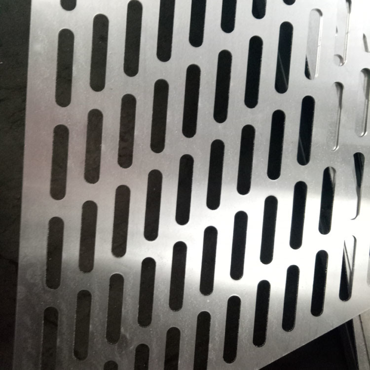 Ss304 Aluminum Round Hole Decorative Perforated Metal Sheet 4x8