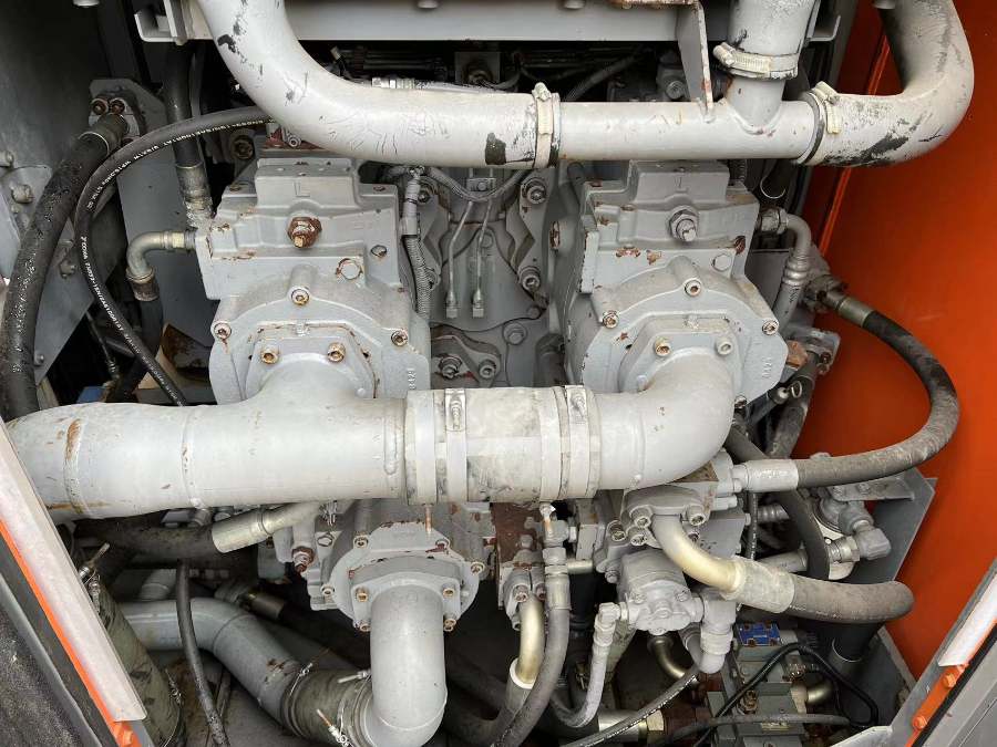 Hitachi EX1200 Excavator Hydraulic