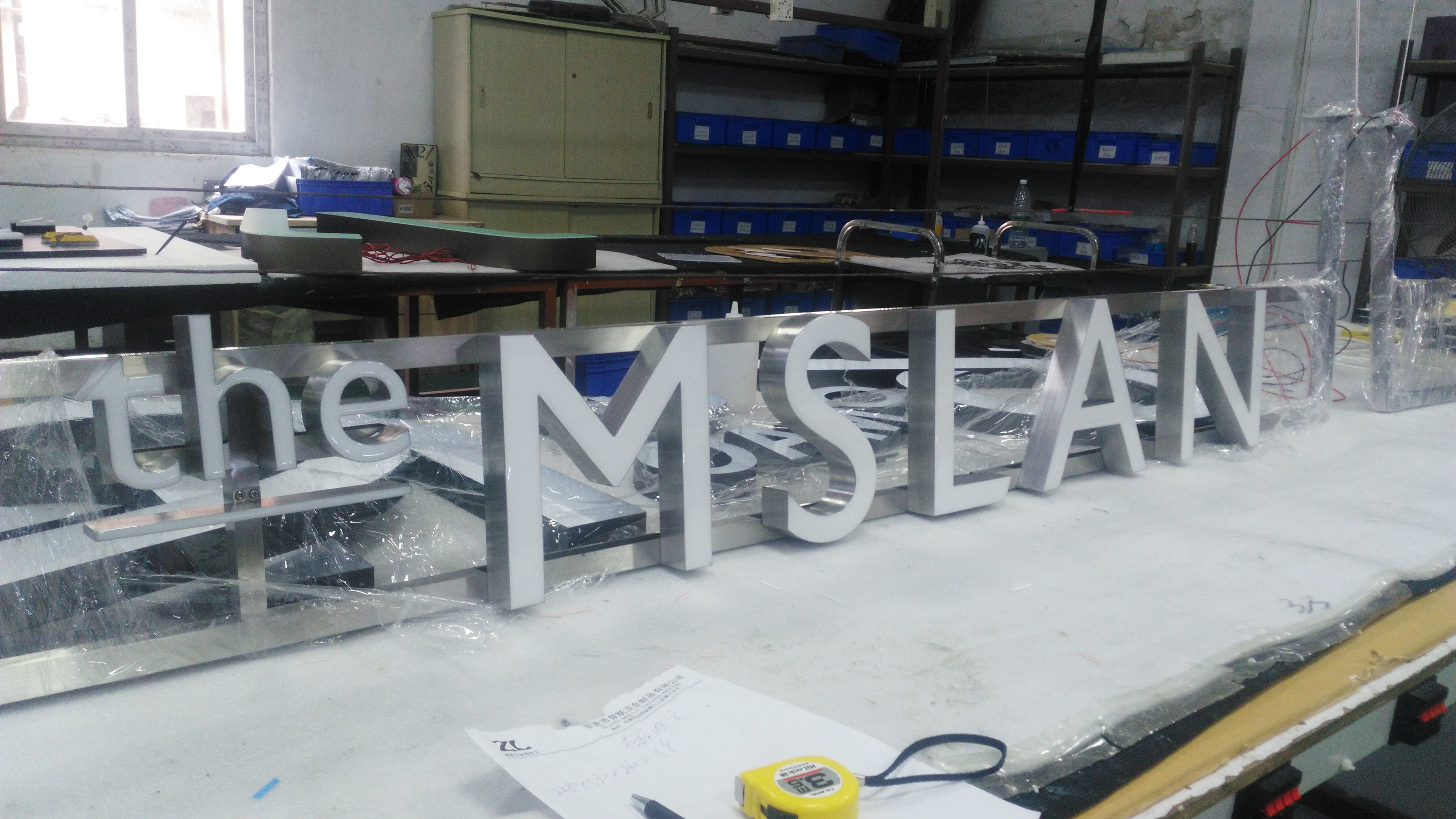 12mm Illuminated Channel Letter Signs Mathews card For Hotels / Facade