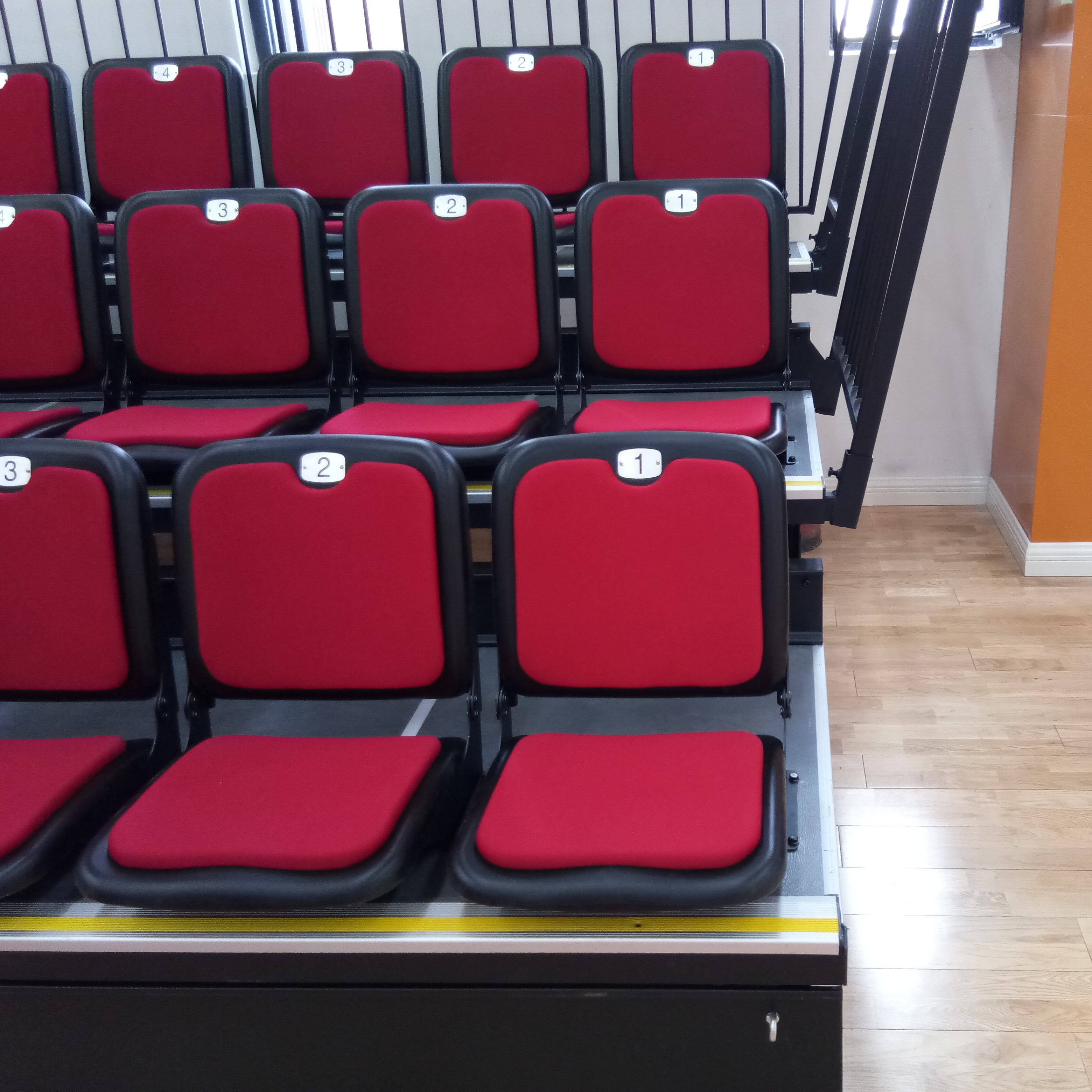 Silver Retractable Bleacher Seating With Optional Handrail In Available