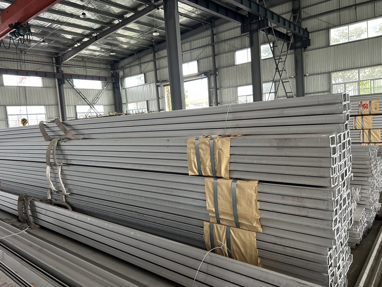 ASTM Beveled 15mm Stainless Steel Pipe Tube Oxidized Pickling