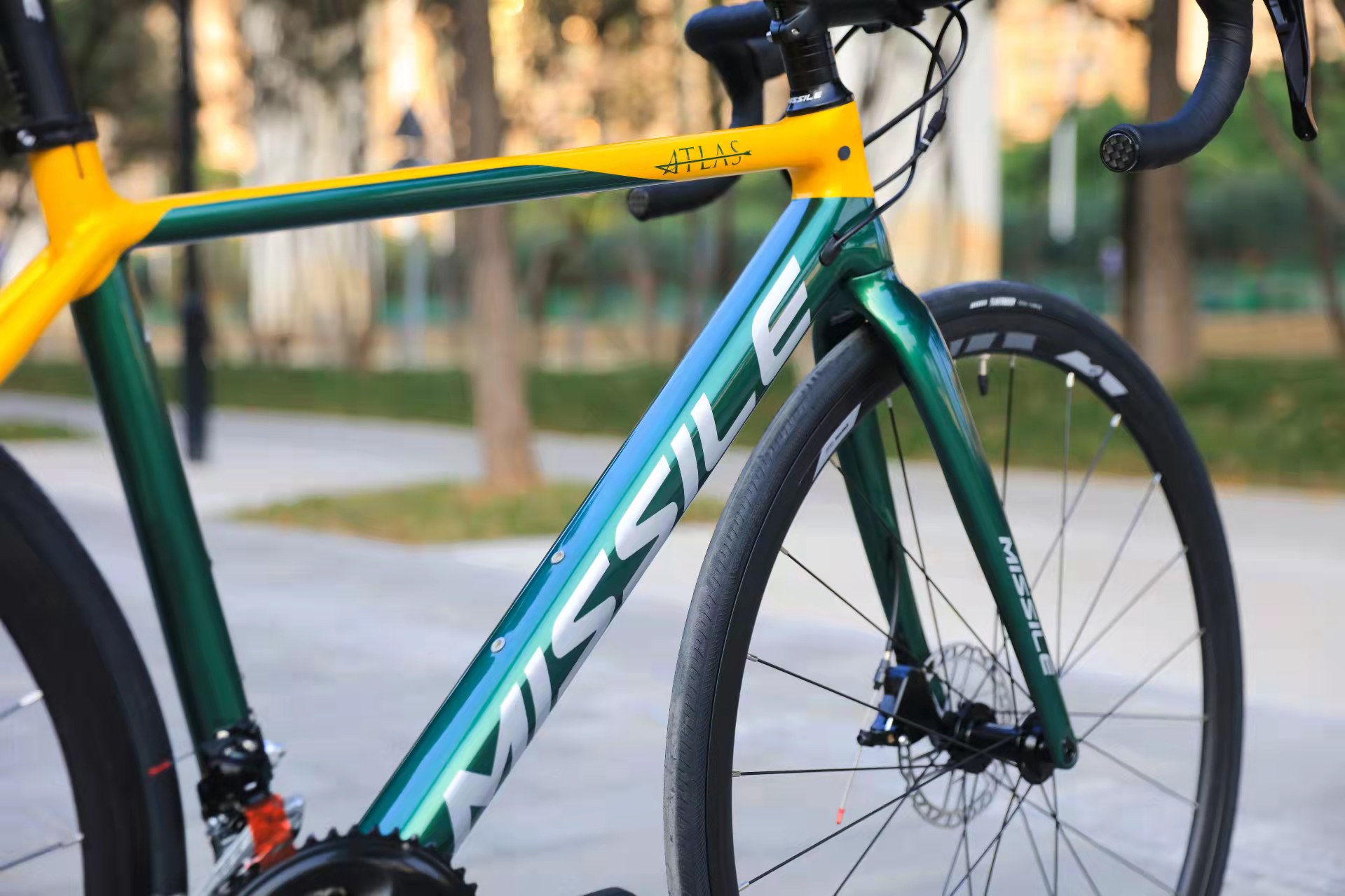 22 Speed Aluminum Alloy Road Bike R7020 700C Bicycle For Men Lightweight And Advanced