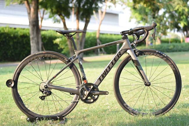 Customized Logo Carbon Road Frame , 56cm Bike Frame Multiple Color Choices