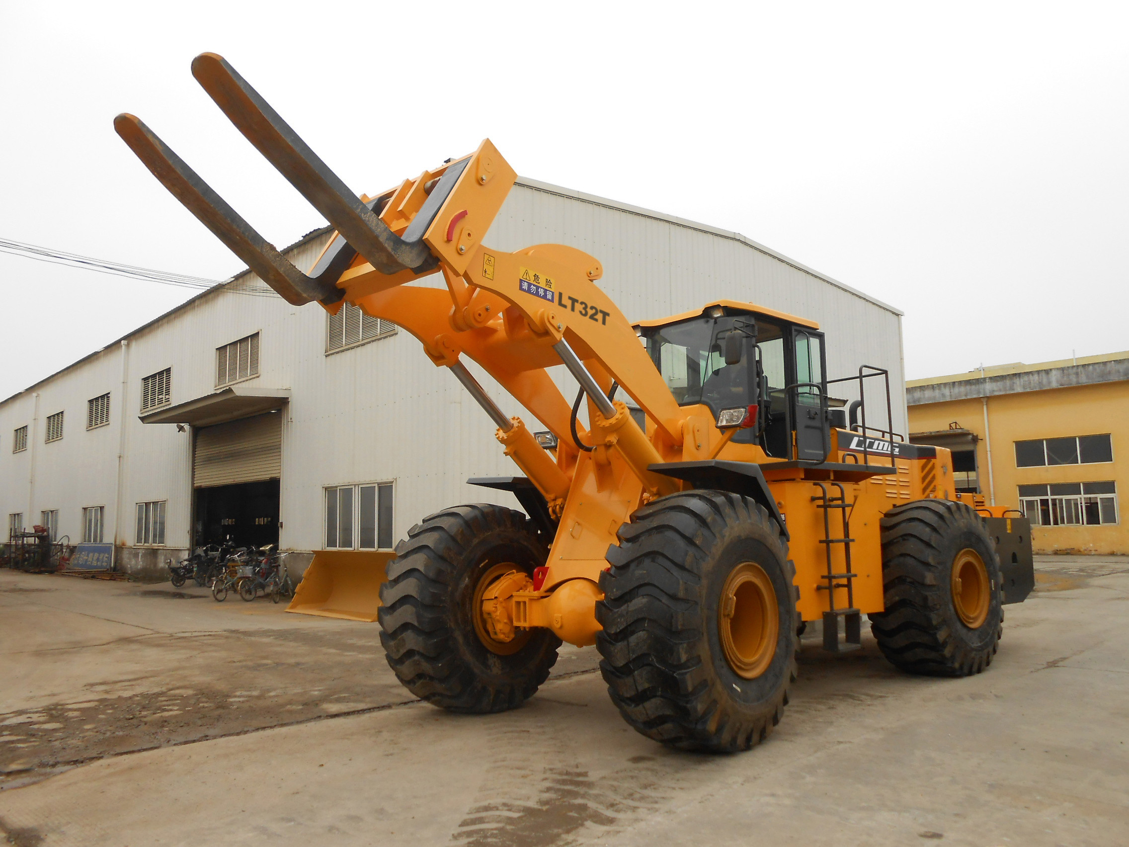 199KW 16- 32 Ton large capacity Diesel Operated Forklift Marble Granite Moving Equipment with optional engines