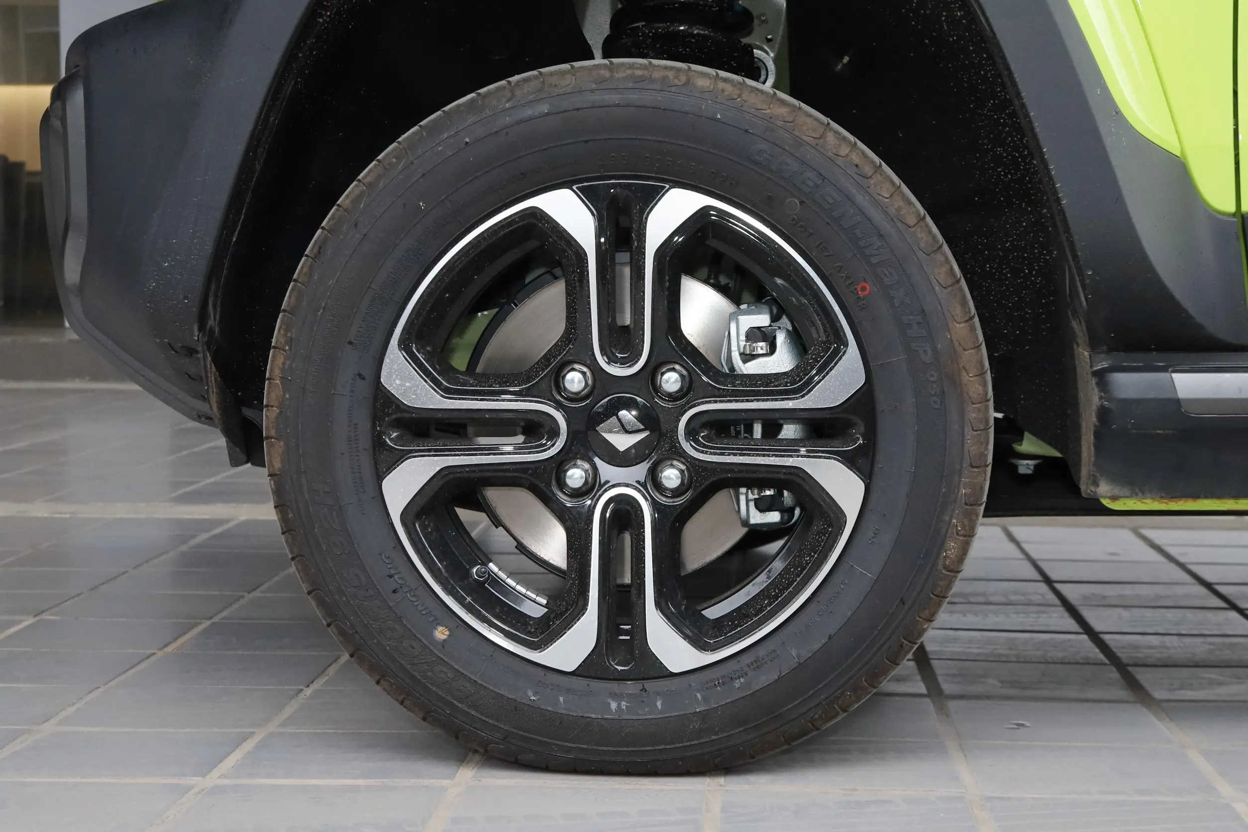 Electric Car China Baojun Jep Model 5 Seats 303KM Battery Life
